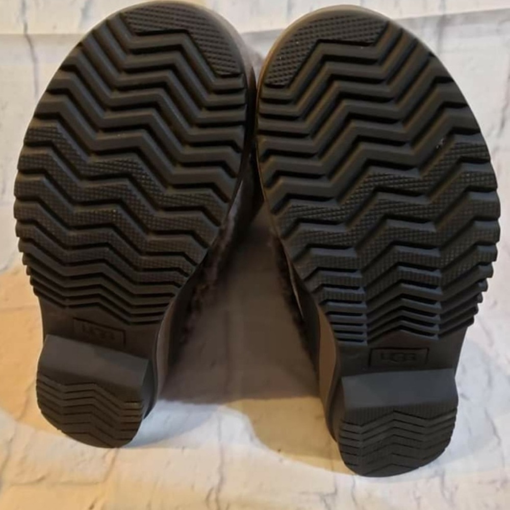 Ugg Lilyan Snow Boots - Picture 7 of 9